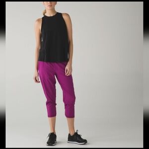 Lululemon tranquil crop Regal plum sz 6
